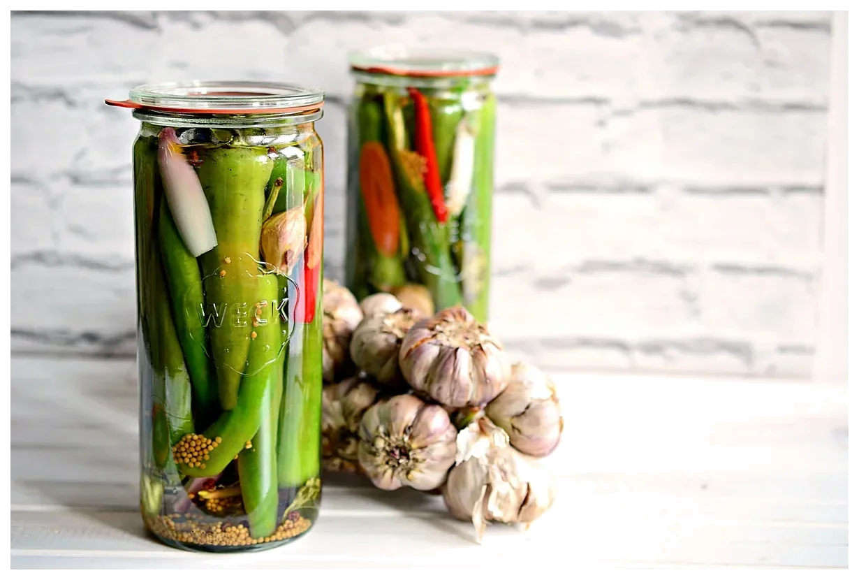 WECK Válcová sklenice na zavařování ZYLINDER s víkem 975/1040 ml bal. 6 ks